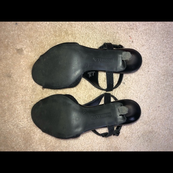Heels - Picture 3 of 4